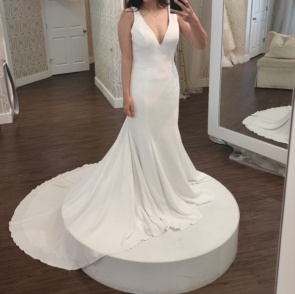 BRAND NEW!!! Allure Bridal Dress - Style: 3101 Size: 10 Color: Ivory